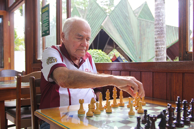 Jogador de xadrez cego participa de torneio em Maringá - Ricardo