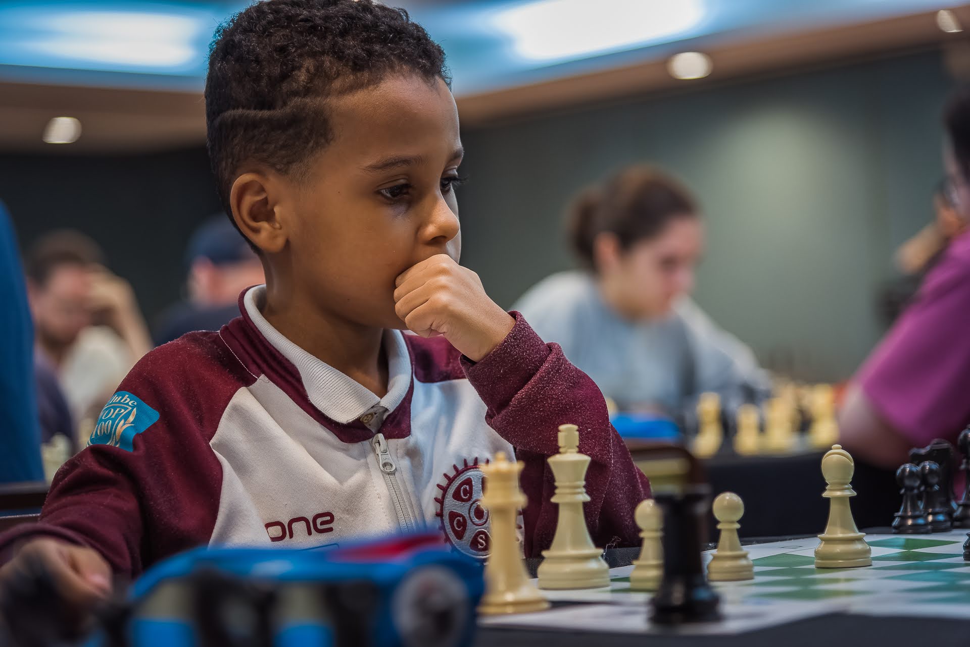 Atleta do Clube dos Funcionários, de apenas 8 anos, lidera o ranking  mundial de Xadrez - Jornal Folha do Aço