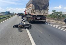 Motociclista tenta passar entre carretas, cai e é atropelado na Dutra, em Itatiaia