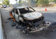 Carro pega fogo na Dutra em Barra Mansa, mas ocupantes escapam ilesos