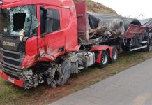 Carreta tomba na Dutra e causa congestionamento em ambos os sentidos, em Floriano
