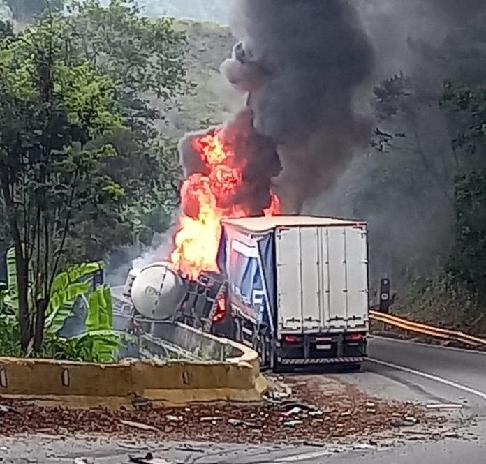 WhatsApp Image 2025-12-03 at 16.37.37