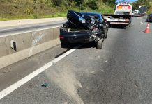 Mais um engavetamento é registrado na Dutra; colisão envolveu três veículos e deixou jovem ferido