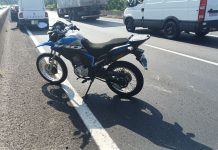 Acidente entre moto e caminhonete deixa mulher ferida na Dutra, em Resende