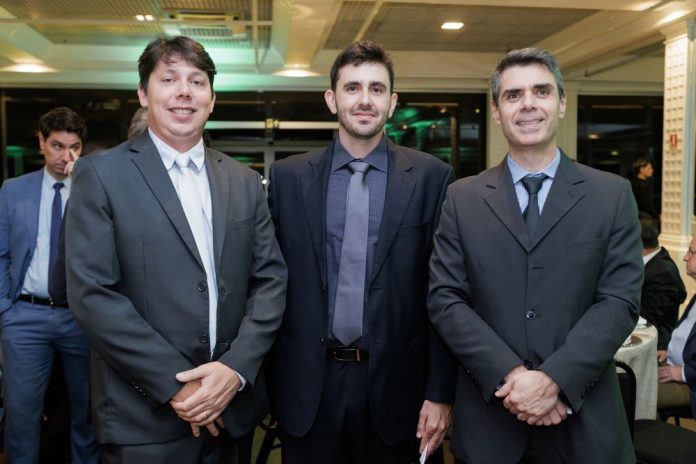 Filhos e sobrinho de Paulo Afonso recebem homenagem póstuma da NTU, na categoria In Memoriam