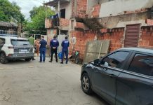 Dupla é presa horas após assalto a idoso e carro roubado é recuperado em Volta Redonda